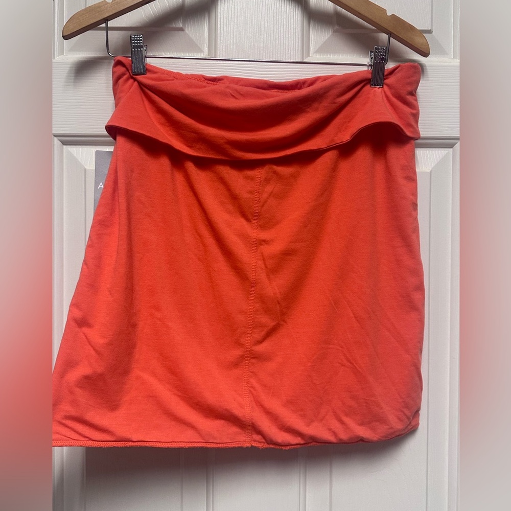 NWT Athleta pull on Skirt Size M